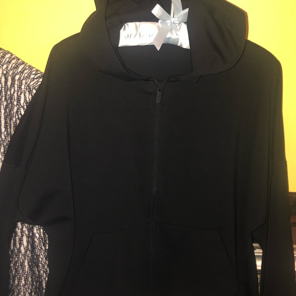 Lululemon jacket - Picture 2 of 6